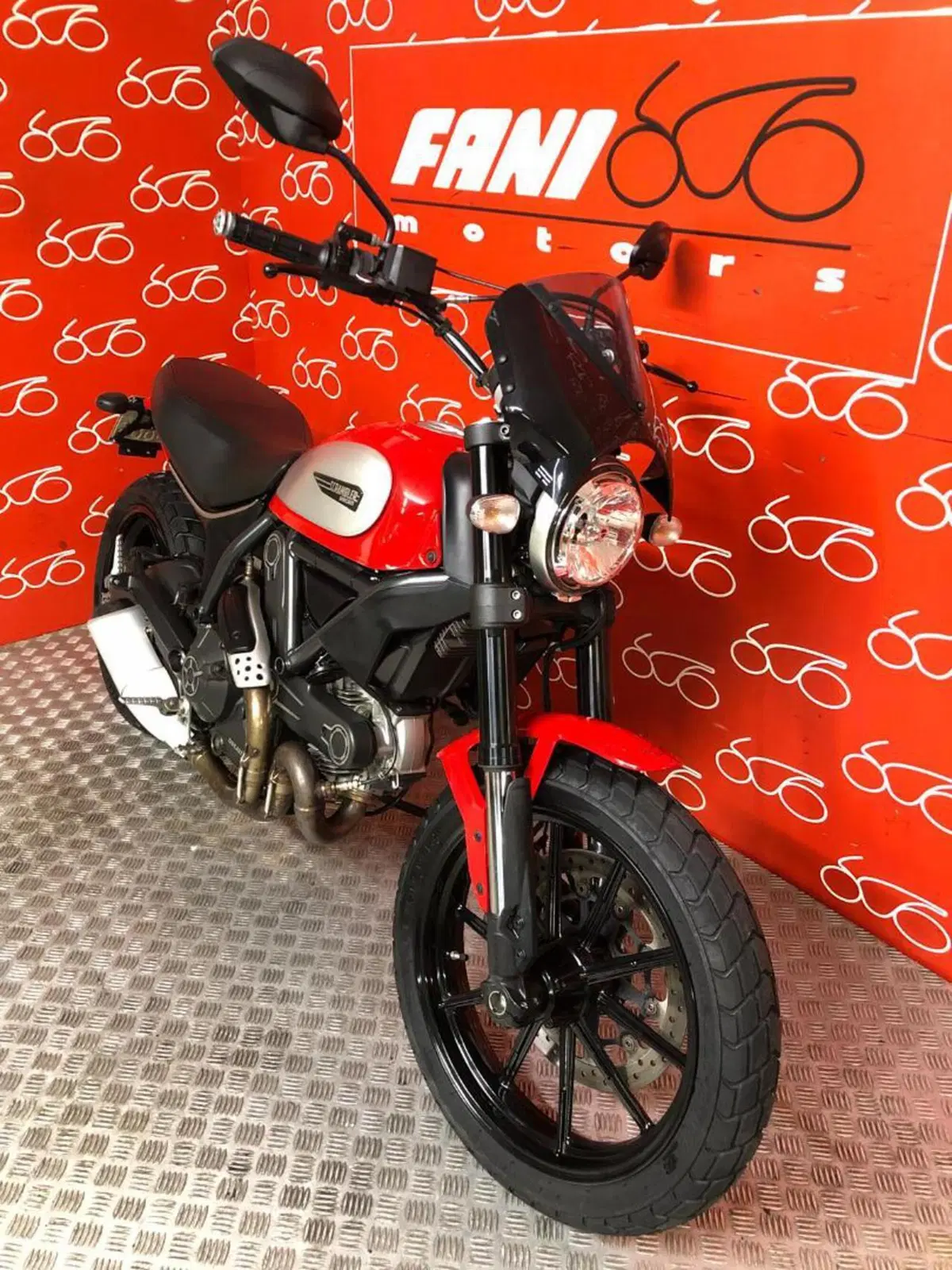 Ducati Scrambler 800 Icon (2015 - 16) (2)