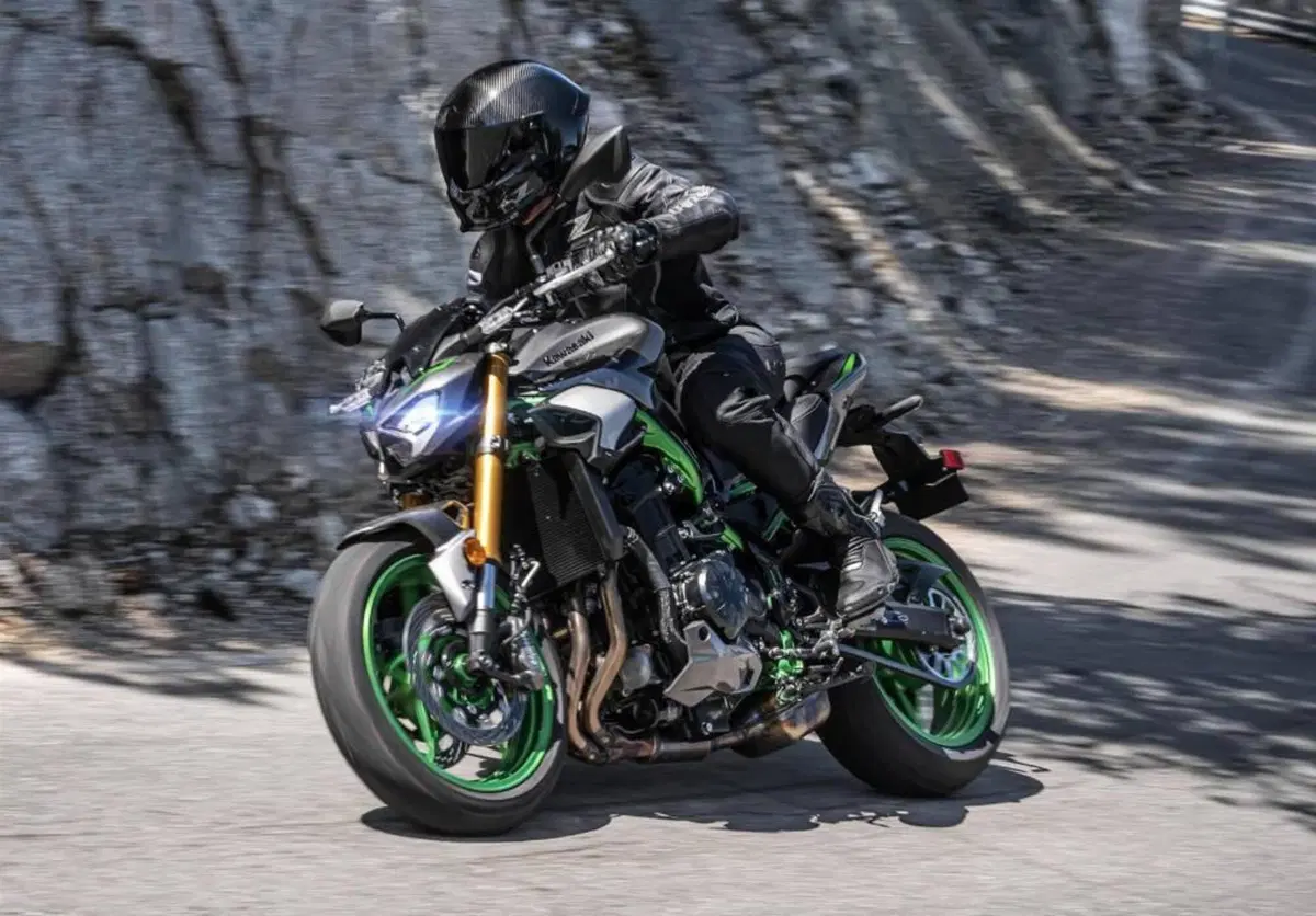 Kawasaki Z 900 SE (2025 - 26) (6)