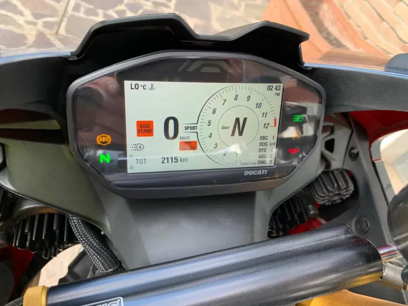 Ducati Panigale V2 Bayliss 1st Championship 20th Anniversary (2021 - 24) (4)