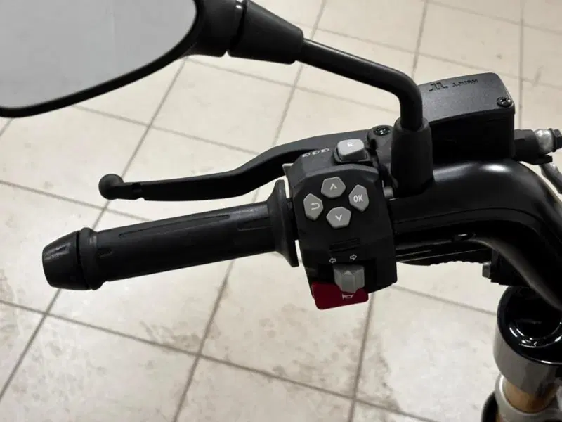 Bmw CE 02 AM (2024 - 26) (10)