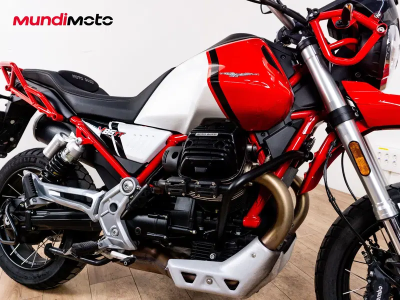 Moto Guzzi V85 TT Evocative Graphics (2021 - 23) (5)