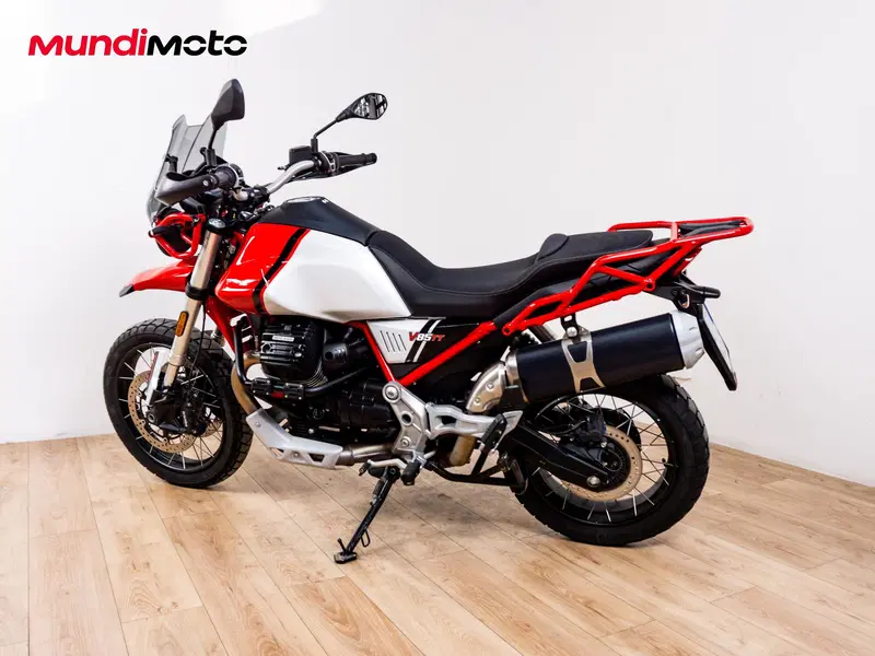 Moto Guzzi V85 TT Evocative Graphics (2021 - 23) (7)