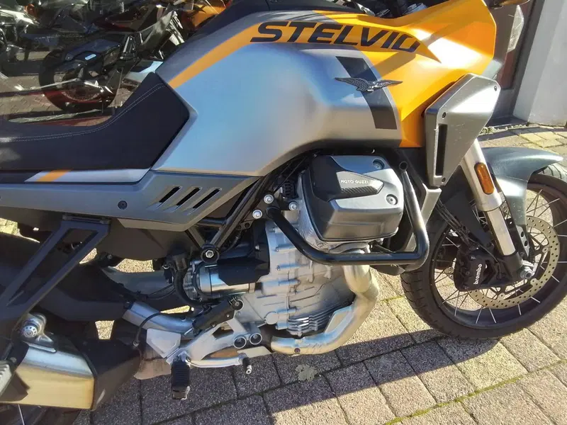 Moto Guzzi Stelvio (2024 - 26) (8)