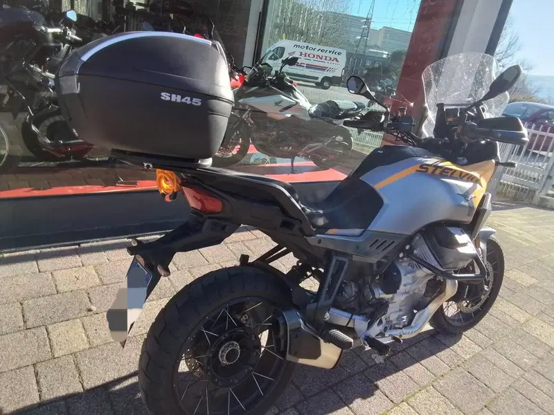 Moto Guzzi Stelvio (2024 - 26) (11)