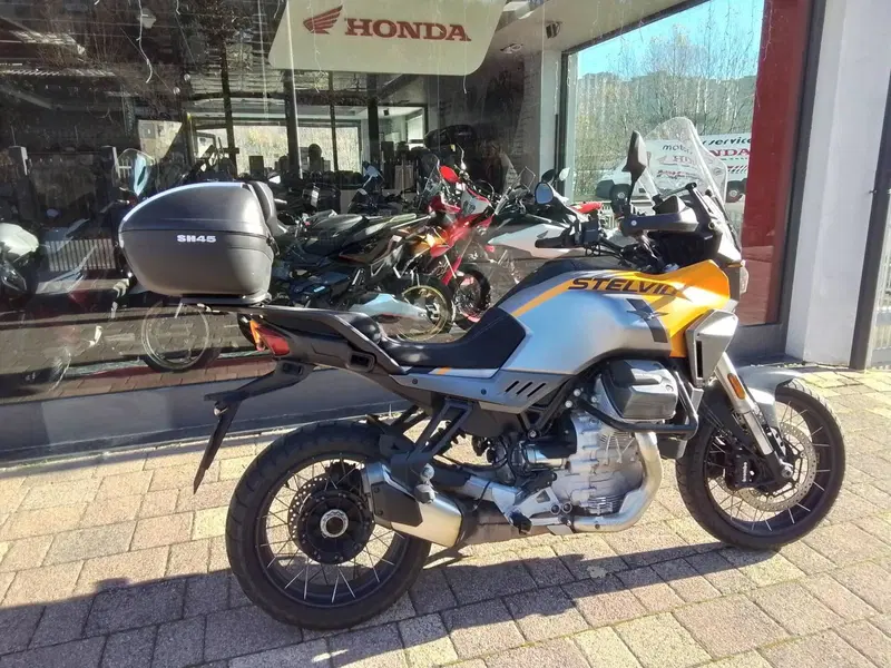 Moto Guzzi Stelvio (2024 - 26) (12)