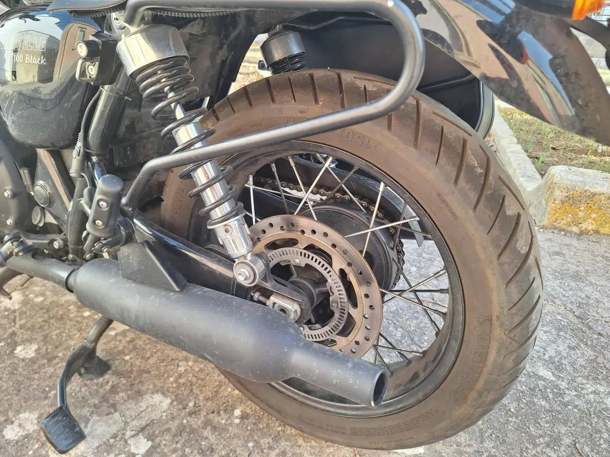Triumph Bonneville T100 Black (2017 - 20) (8)