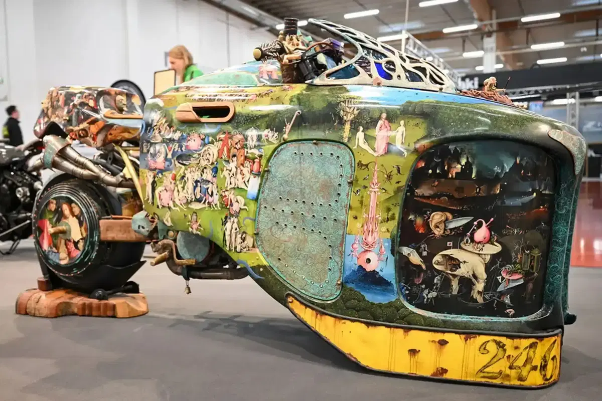 Pifostio, quando la moto diventa un'opera d'arte del Rinascimento moderno (4)