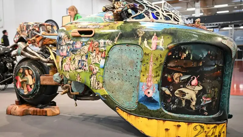 Pifostio, quando la moto diventa un'opera d'arte del Rinascimento moderno