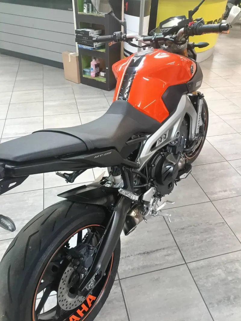 Yamaha MT-09 (2013 - 15) (4)