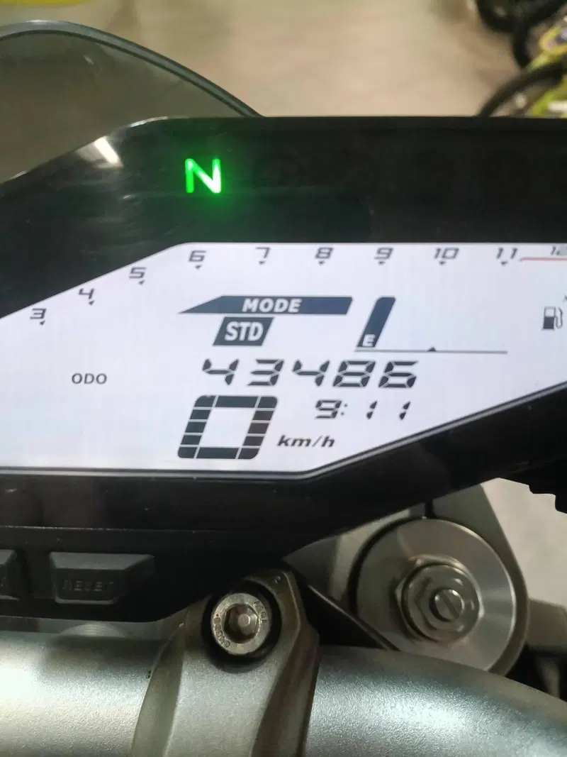 Yamaha MT-09 (2013 - 15) (8)