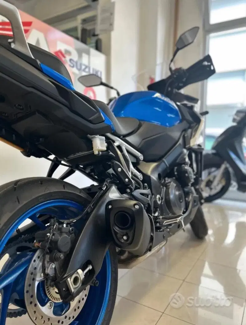 Suzuki GSX-S1000GT (2022 - 24) (9)
