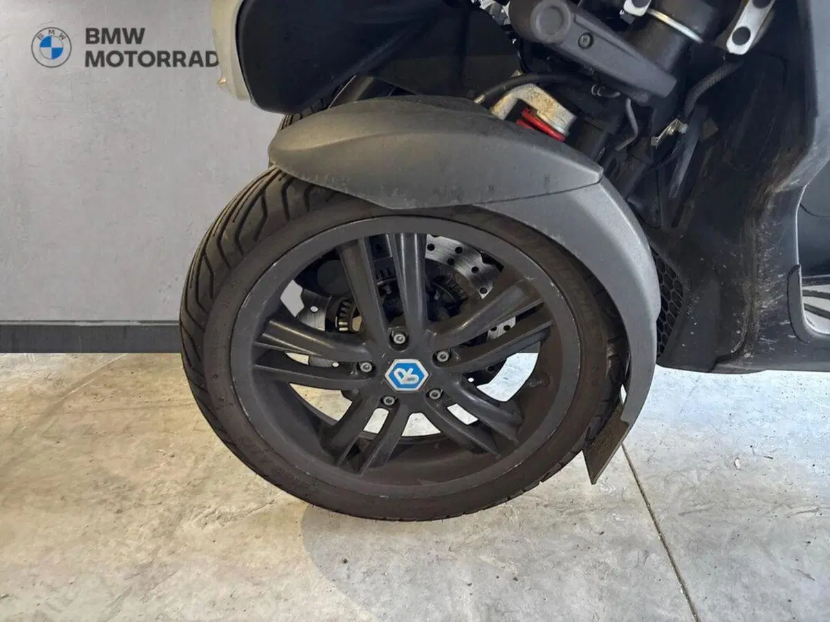 Piaggio MP3 300 ABS Hpe (2021 - 24) (5)