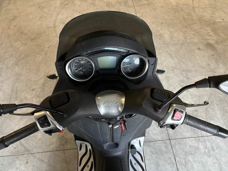 Piaggio MP3 300 ABS Hpe (2021 - 24) (7)