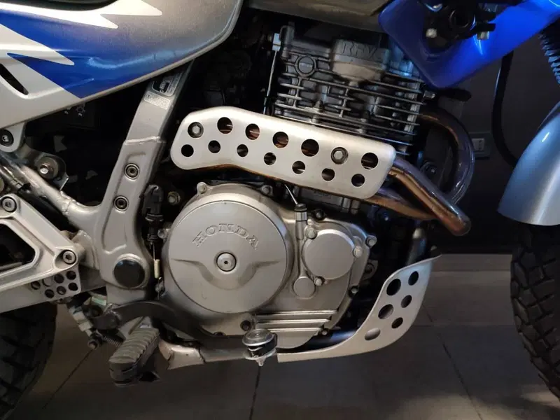 Honda NX 650 Dominator (1996 - 02) (3)