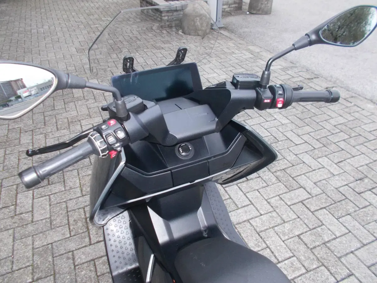 Bmw CE 04 (2021 - 25) (5)
