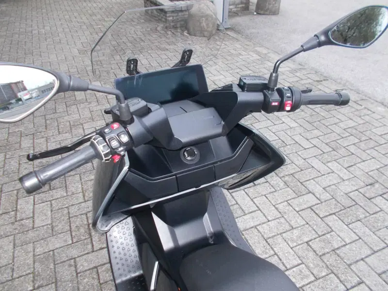 Bmw CE 04 (2021 - 25) (5)