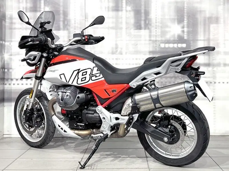 Moto Guzzi V85 TT (2024 - 26) (2)