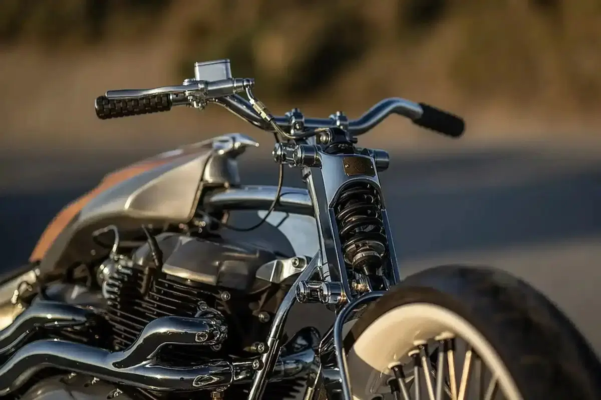 Vita, la special di Custom Works Zon con doppio motore Royal Enfield (4)