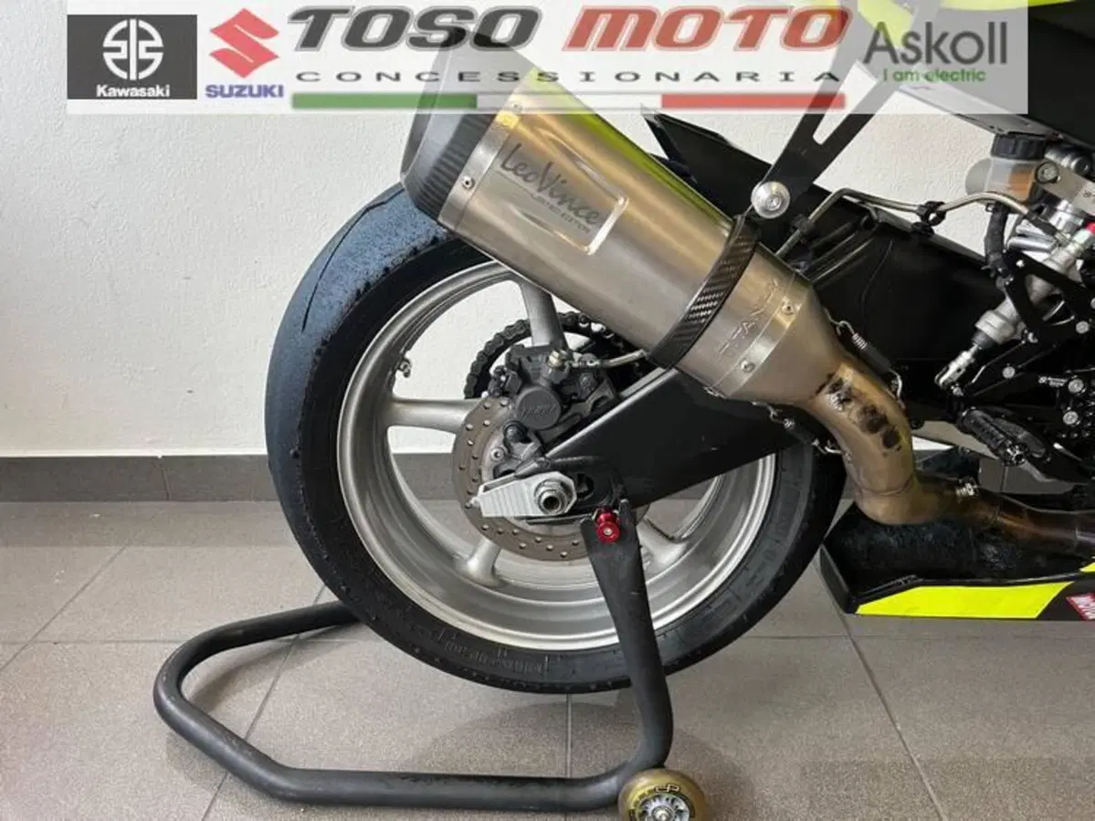 Yamaha YZF R6 (2008 - 09) (2)