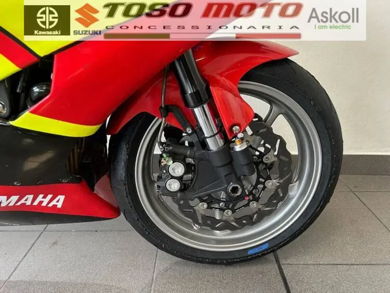 Yamaha YZF R6 (2008 - 09) (4)