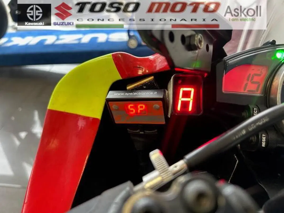 Yamaha YZF R6 (2008 - 09) (12)