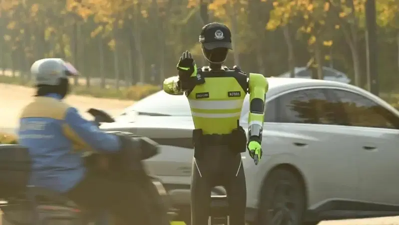 In Cina la Polizia Locale diventa robotica: ecco Hangxing n.1 [VIDEO]
