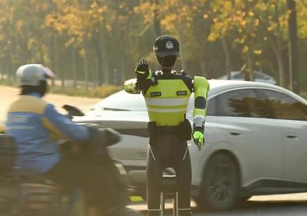 In Cina la Polizia Locale diventa robotica: ecco Hangxing n.1 [VIDEO]