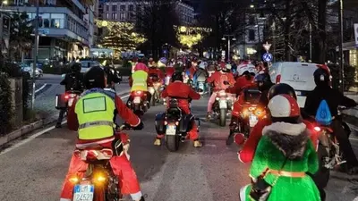 Trecento moto uniscono Massa e Carrara: i Babbo Natale hanno portato i giochi ai bambini [VIDEO]