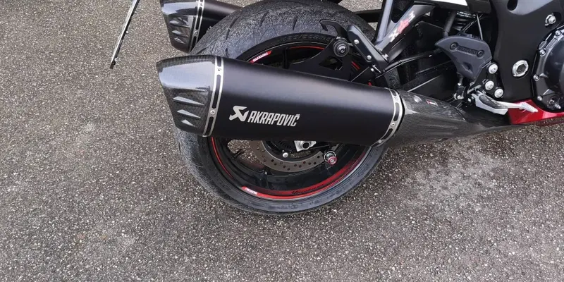 Suzuki GSX 1300 R Hayabusa (2021 - 24) (6)