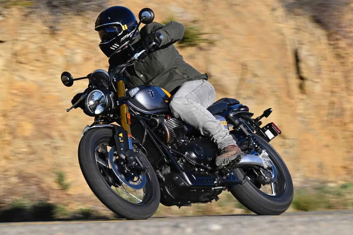 Triumph Scrambler 900 m.y. 2026: il nostro TEST [VIDEO] (18)