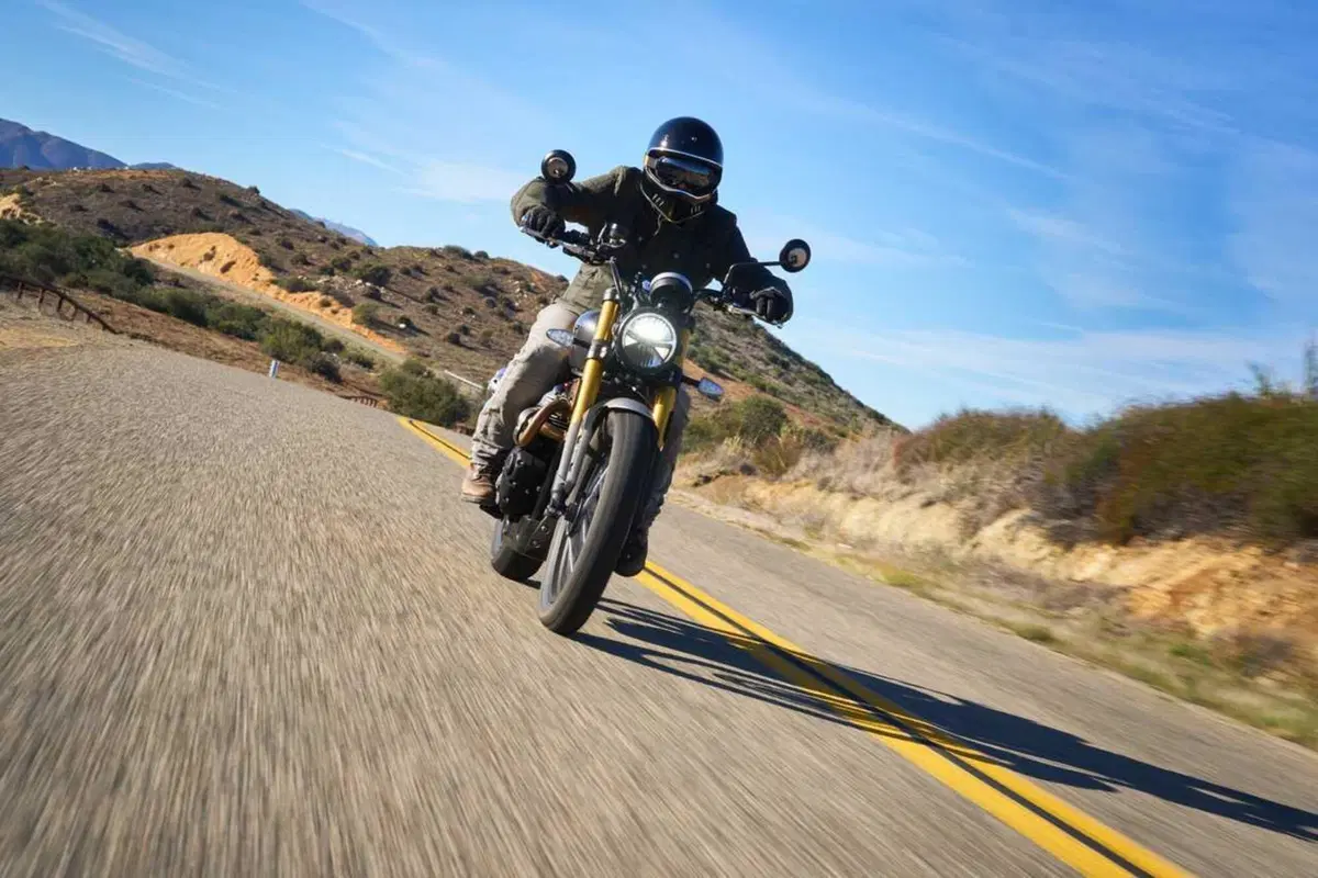 Triumph Scrambler 900 m.y. 2026: il nostro TEST [VIDEO] (20)