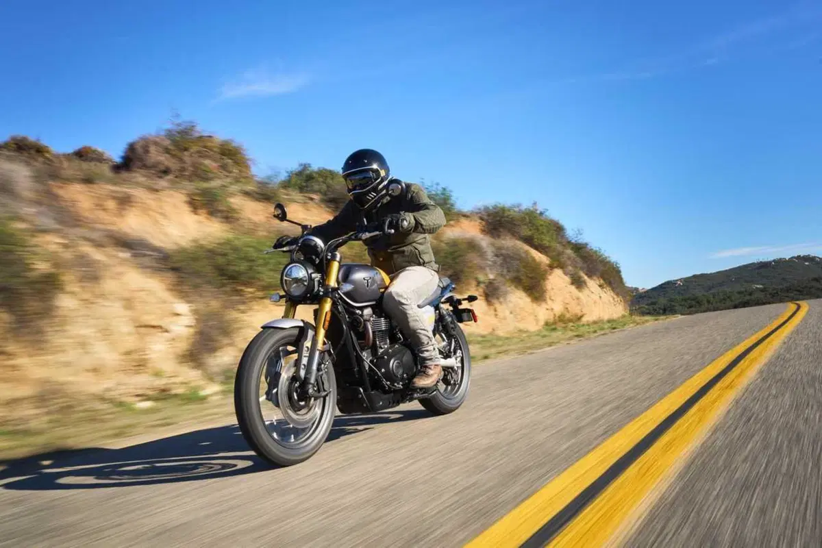 Triumph Scrambler 900 m.y. 2026: il nostro TEST [VIDEO] (31)