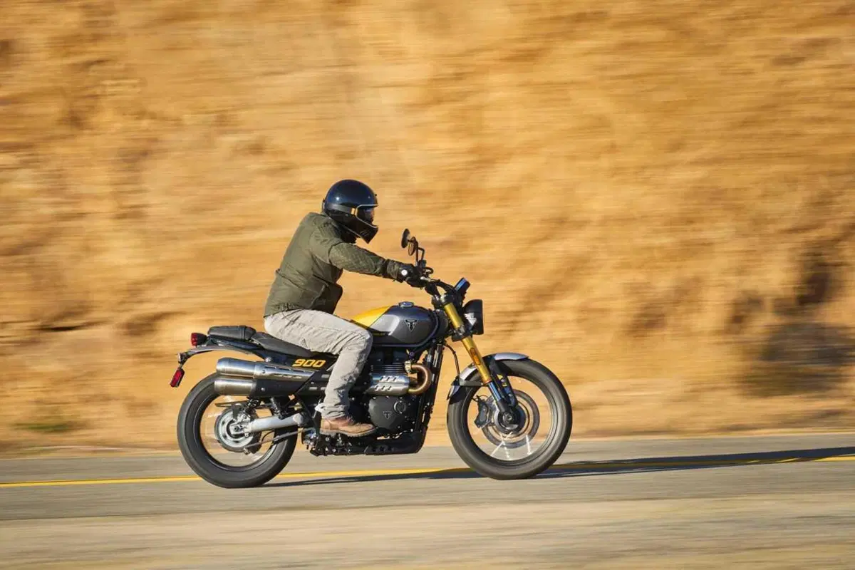 Triumph Scrambler 900 m.y. 2026: il nostro TEST [VIDEO] (32)