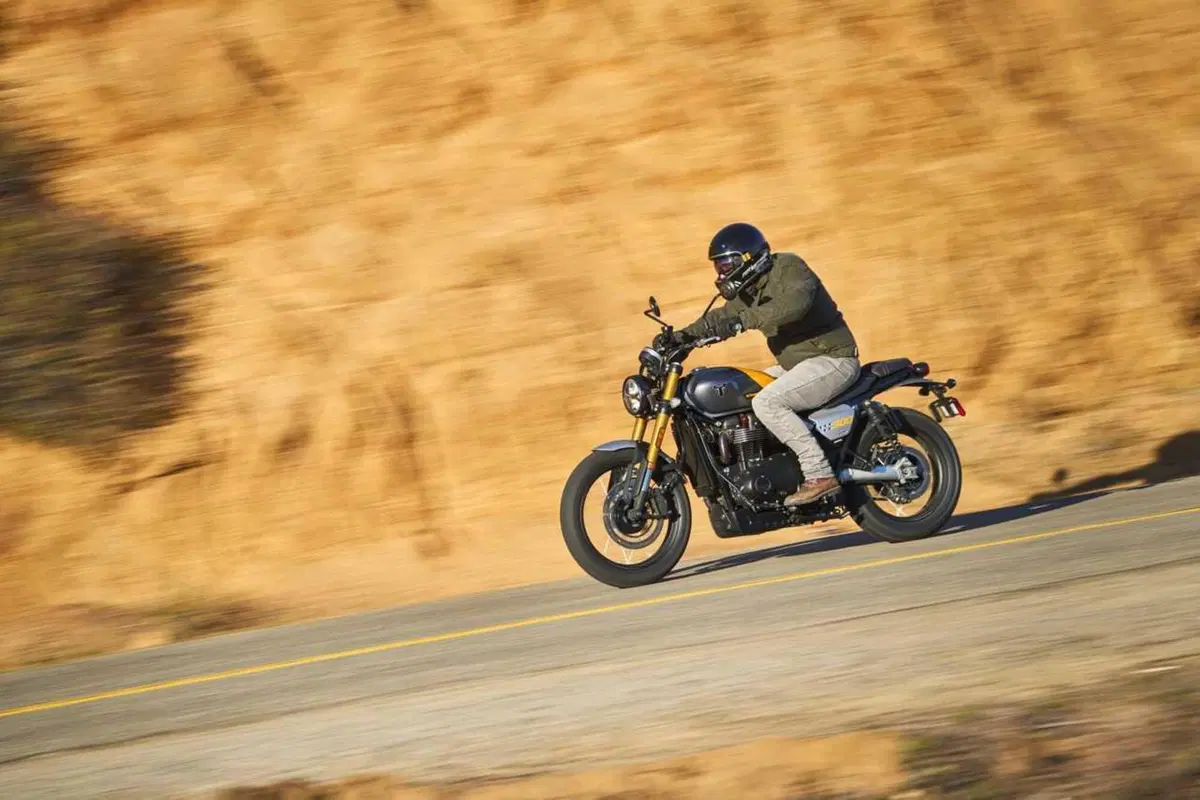 Triumph Scrambler 900 m.y. 2026: il nostro TEST [VIDEO] (33)