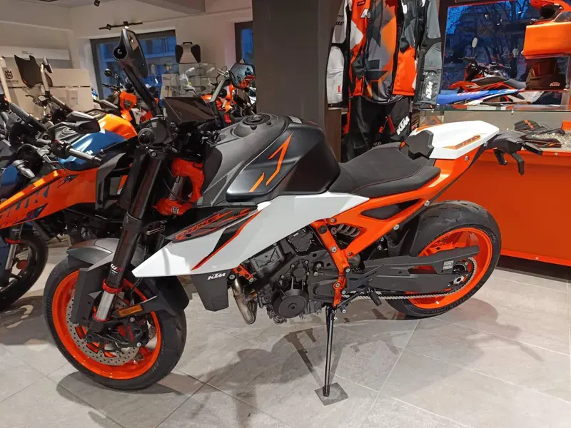 KTM 990 Duke R (2026) (2)
