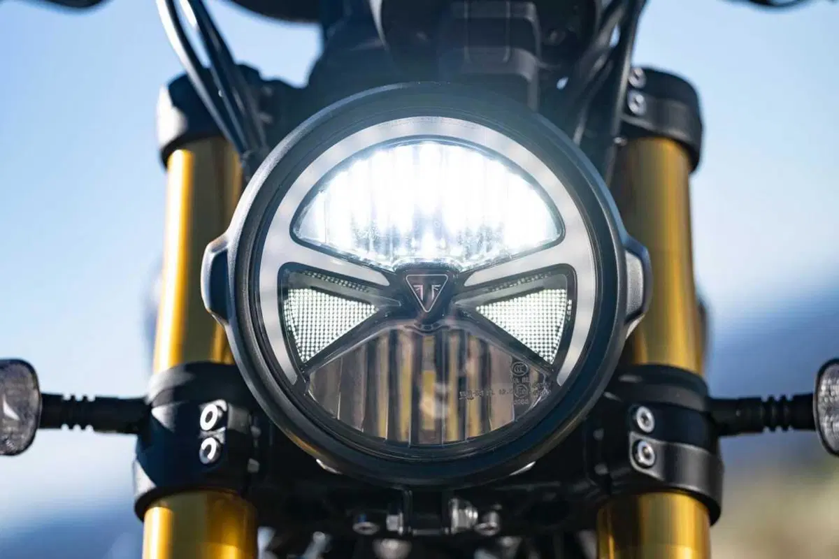 Triumph Scrambler 900 m.y. 2026: il nostro TEST [VIDEO] (9)