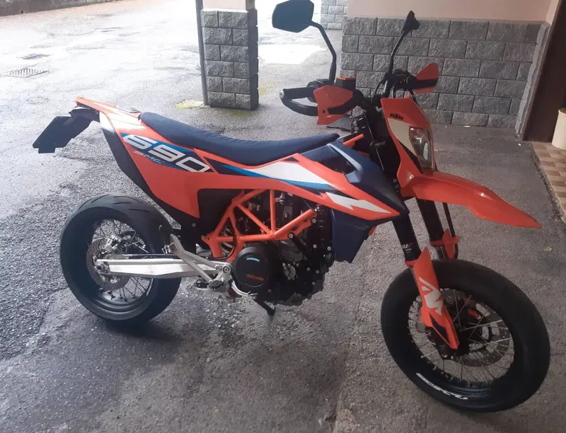 KTM 690 SMC R (2023 - 25) (7)