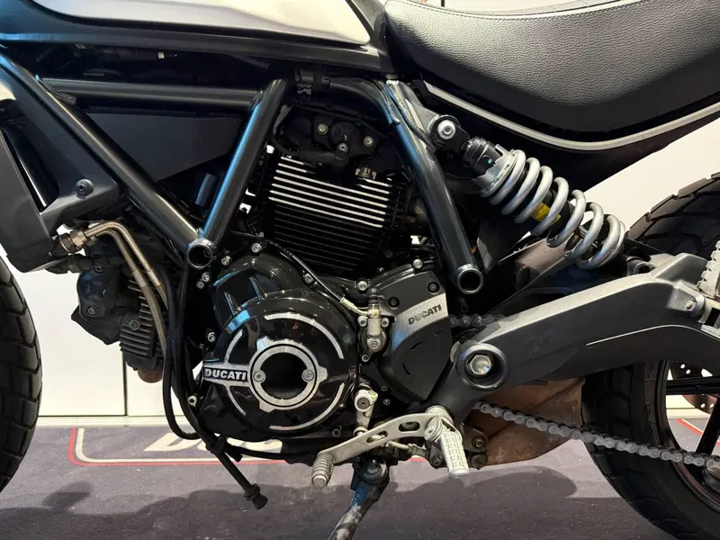 Ducati Scrambler 800 Icon Dark (2021 - 22) (11)