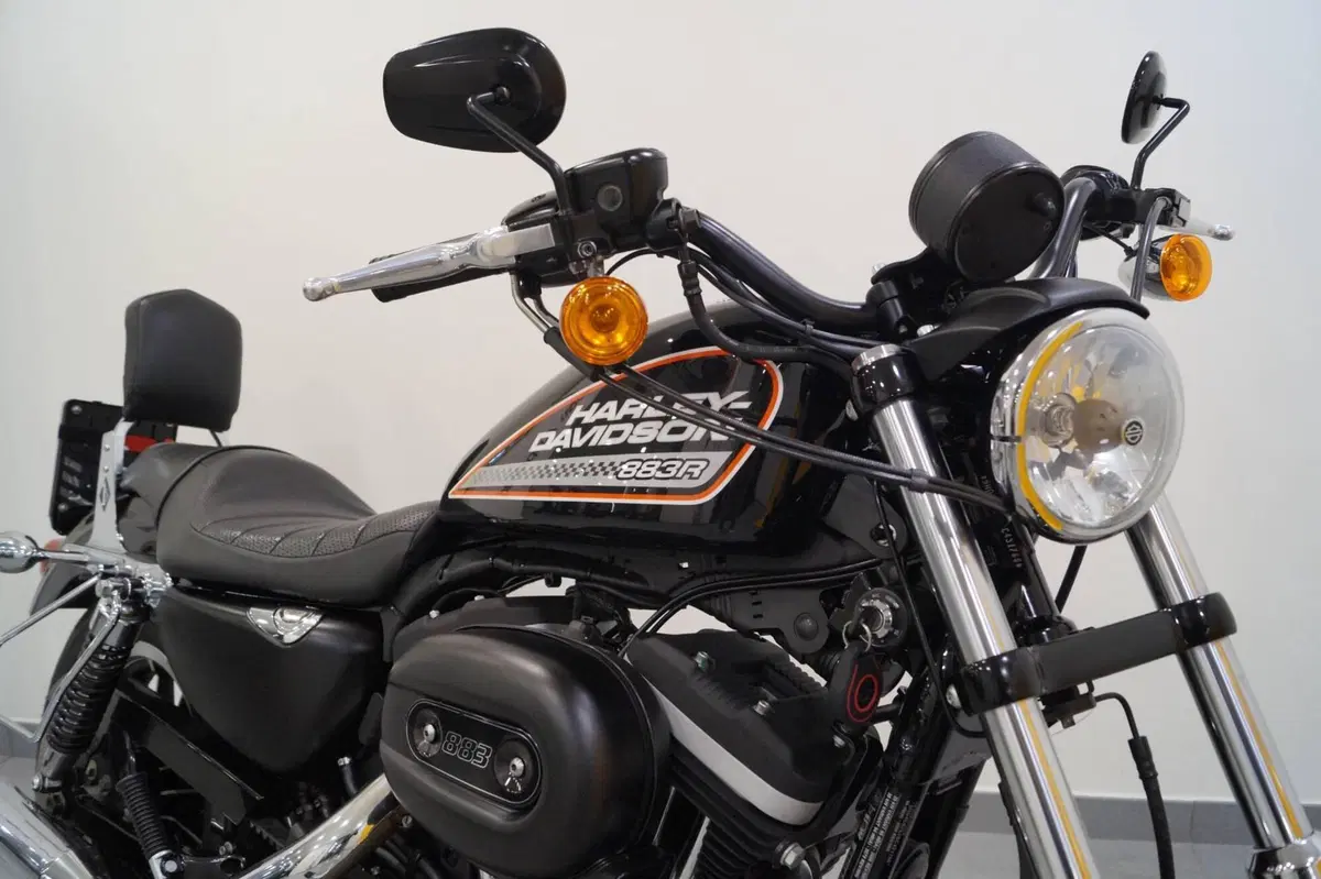 Harley-Davidson 883 R (2008 - 16) - XL 883R (7)