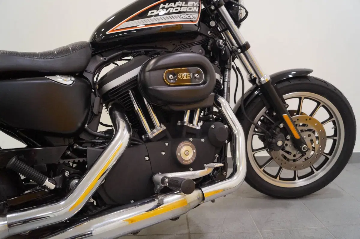 Harley-Davidson 883 R (2008 - 16) - XL 883R (10)
