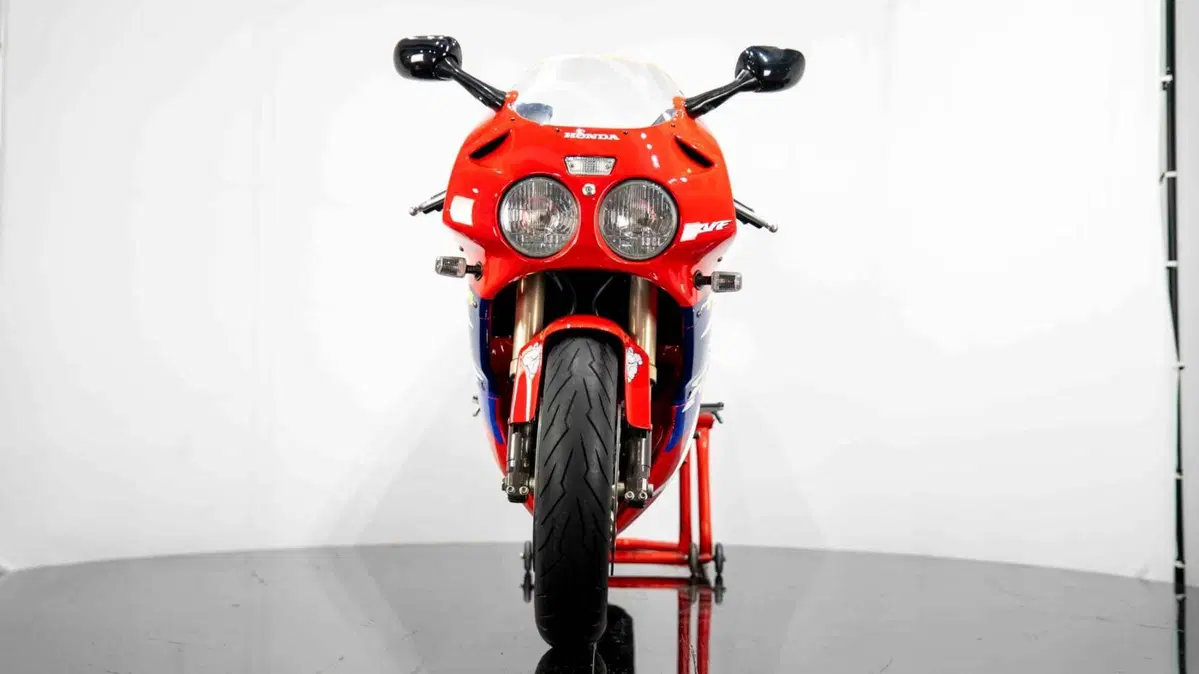 Honda RVF 750 R RC45  (4)