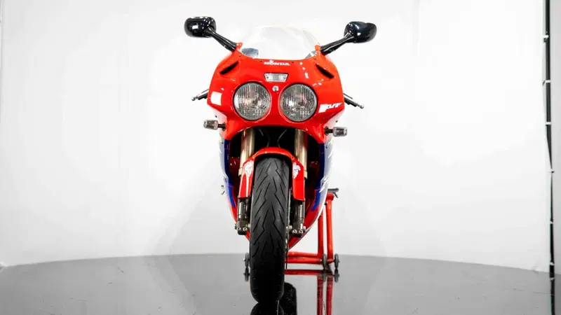 Honda RVF 750 R RC45  (4)