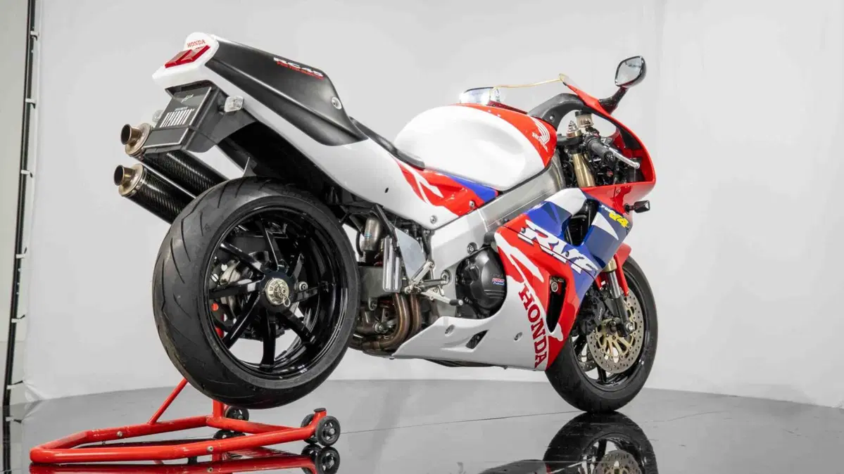 Honda RVF 750 R RC45  (7)