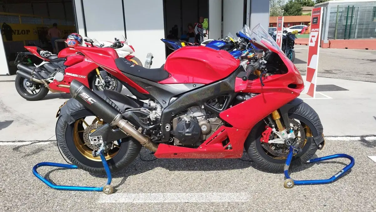 Aprilia RSV4 Factory APRC ABS (2011 - 15) (5)