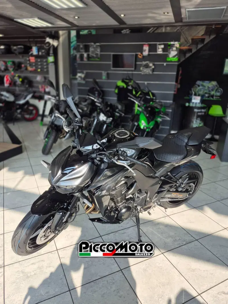 Kawasaki Z 1100 (2026) (2)