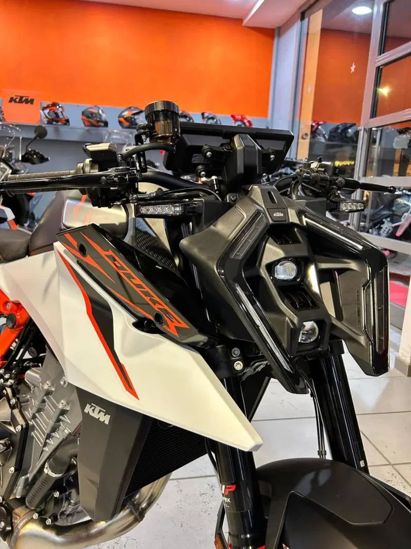 KTM 990 Duke R (2026) (2)