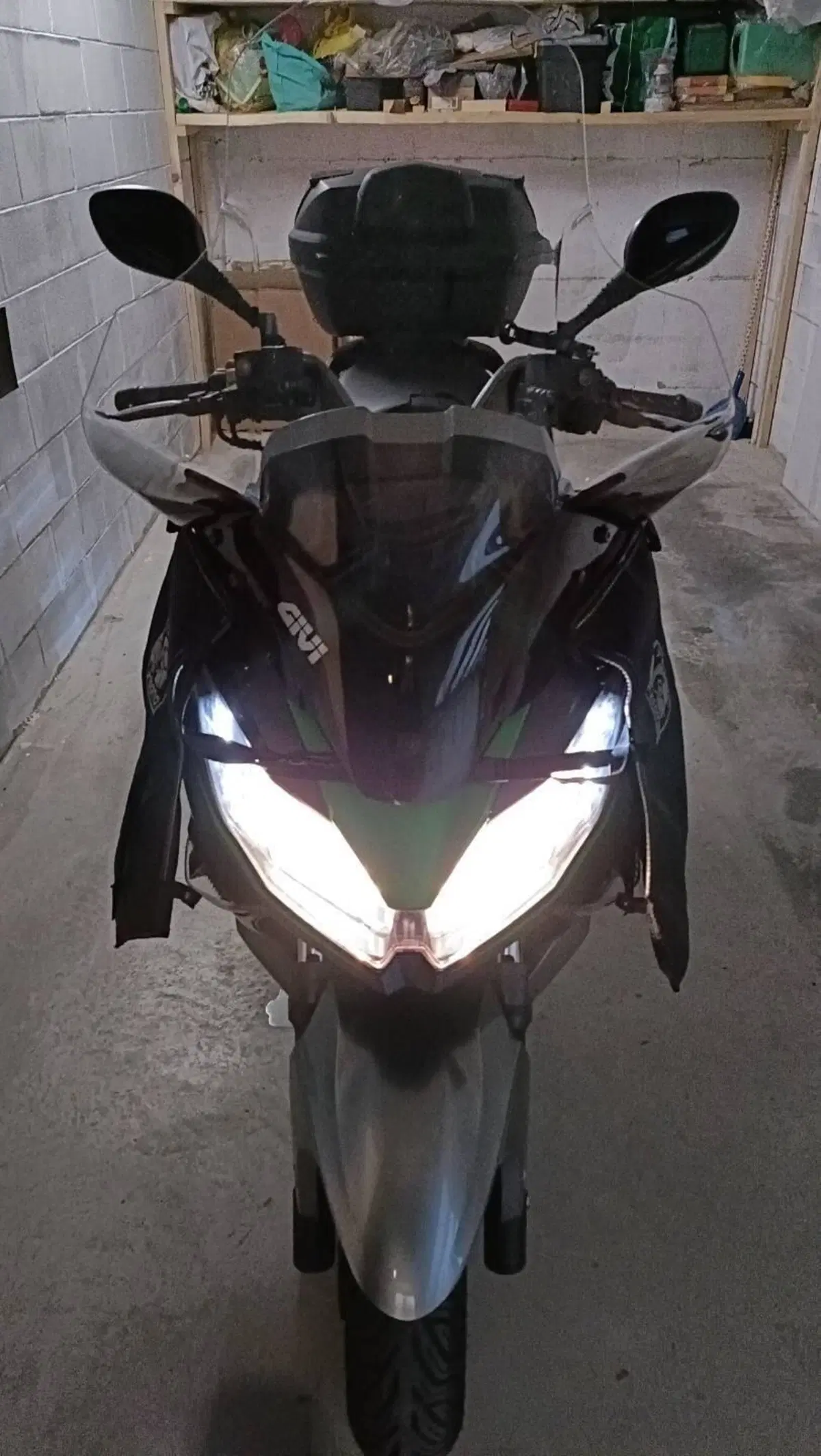 Kawasaki J 300 (2017 - 21) (3)