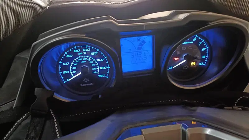 Kawasaki J 300 (2017 - 21) (8)