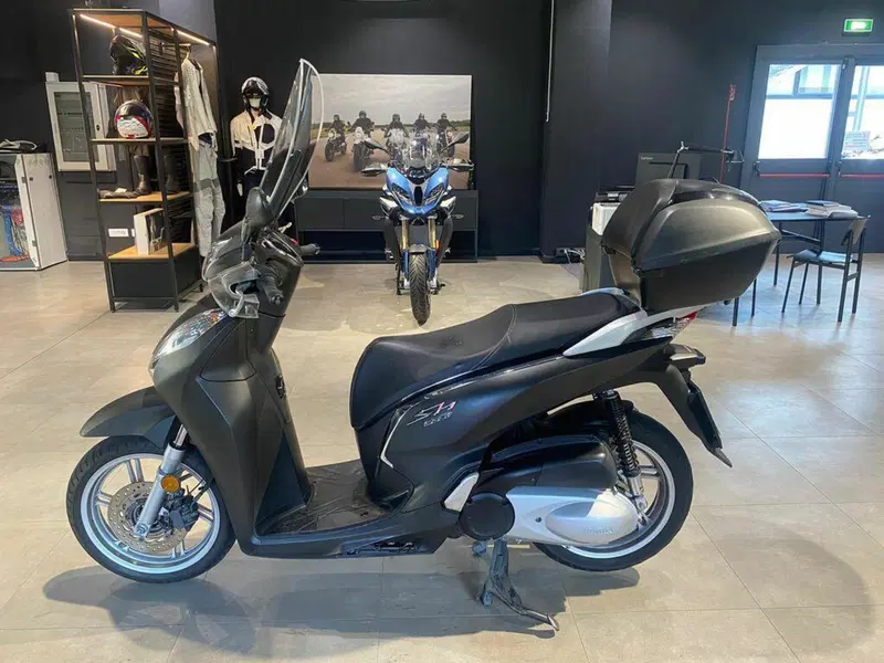 Honda SH 300 i ABS (2016 - 20) (4)