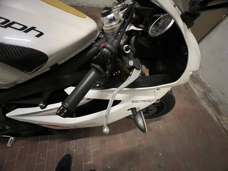 Triumph Daytona 675 R (2010 - 12) (3)